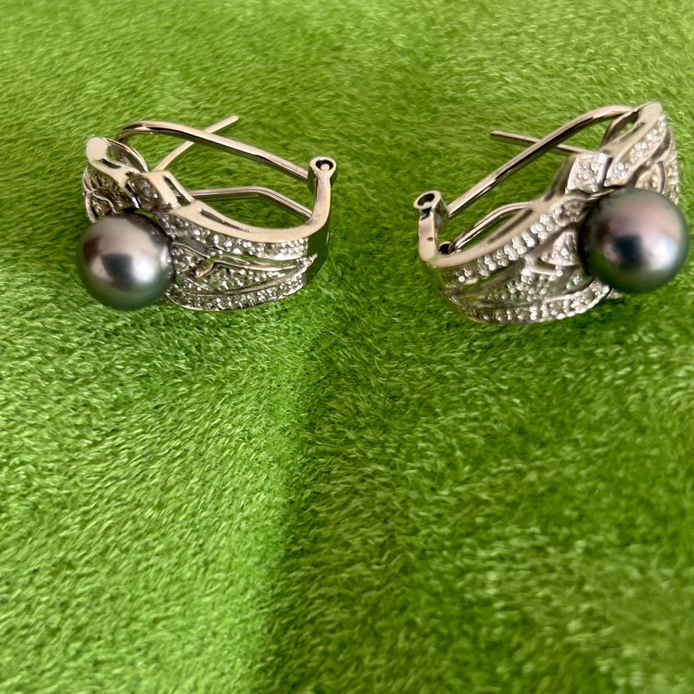 14K Gold Pearl with Diamonds Earrings